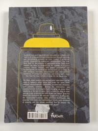 Ubikquity &amp; the Illuminated City : From Smart to Intelligent Urban Environments