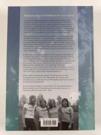 Yhteiskoulu - yhteisvoimin : Hämeenlinnan yhteiskoulu 125 vuotta (signeerattu, tekijän omiste)