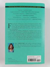 The Chalk Pit : A Mystery