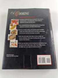 On Cooking : Techniques from Expert Chefs