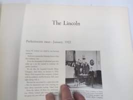Lincoln - The Pursuit of Perfection - A history of fine motorcars (1921-1959) -mallivuoden 1959 Premiere &amp; Continental Mark IV mallien markkinointitueksi tehty esite