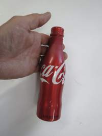 Coca-Cola 2017 Aluminium Bottle -alumiinipullo, avaamaton