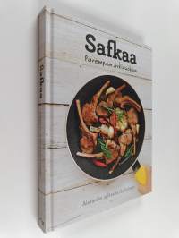 Safkaa : parempaa arkiruokaa (signeerattu, tekijän omiste)