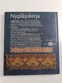Nypläyskirja : perinteitä ja omaa suunnittelua
