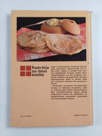 Leivät, kukot ja piirakat perinteiseen tapaan