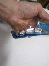 Pez Candy Dispenser with Disney Characters - Donald Duck (Aku Ankka-annostelija)