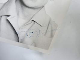 Brita Koivunen -nimikirjoitus  / signature - autograph