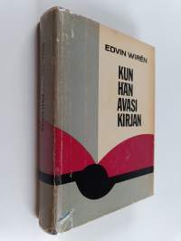 Kun hän avasi kirjan : raamatun kirjojen synty, sisällys ja johtavat aatteet