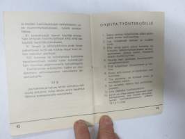 Arabia - Tervetuloa Arabiaan / Välkommen til Arabia -työhötulijan opaskirjanen