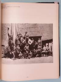 Tähelepanu, pildistan!  Eesti foto minevikust 1840-1940. (Valokuvataide, Viro)