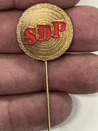 SDP -neulamerkki / rintamerkki, metallia