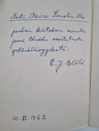 Mikä on kirja (signeerattu, tekijän omiste)