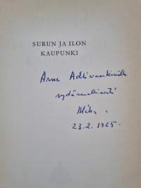 Surun ja ilon kaupunki (tekijän omiste)