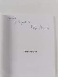 Ihmisen alue (signeerattu, tekijän omiste)