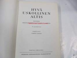 Hyvä, uskollinen, altis. Koiria mestarikertojien kuvaamina