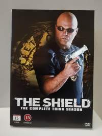 28 x dvd The Shield kaudet 1-7 - Lain varjolla