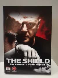 28 x dvd The Shield kaudet 1-7 - Lain varjolla
