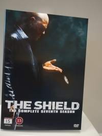 28 x dvd The Shield kaudet 1-7 - Lain varjolla