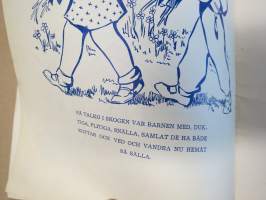 Mats och Majkens missöden -småfolket hjälper... slaget stundar - slut är all frid - nu gäller kämpa och strida -talkoo- ja sotahenkinen julkaisu lapsille v. 1942