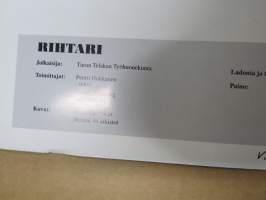 Juhlarihtari Turun Telakan Työhuonekunta 60 vuotta -julkaisu