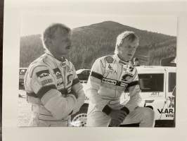Juha Kankkunen ja Ari Vatanen ralli -valokuva / rally photo