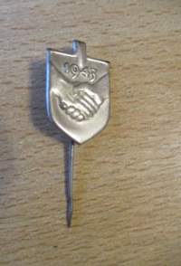 Nuorten Työ- ja Talkookirja 1944 - lisänä 2 kpl talkoomerkejä v. 1943 ja 1944