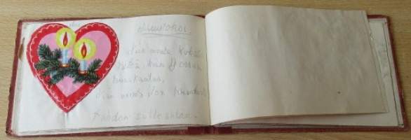 Muistokirja Poesie - kiiltokuvia ja muistovärssyjä - 17 kiiltokuvasivua, 2 irtonaista kiiltokuvaa, lisäksi värssysivuja,