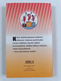 Makkarat mikrossa : parhaat koko perheen vitsit