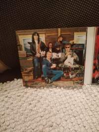 Eppu Normaali , KAHDEKSAS IHME 20-vuotis juhlapainos CD+DVD  1985-2005
