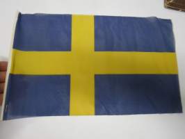 Suomi-Ruotsi yleisurheilumaaottelu 1983 Finnkampen Tukholma / Stockholm -3 kpl erilaisia viirejä ja maitten liput, tuolloin käytössä ollutta rekvisiittaa