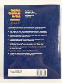 English Grammar in Use : A self-study reference and practice book for intermediate students (with answers)