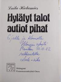 Hylätyt talot, autiot pihat (tekijän omiste)