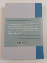 Minun tarinani : täytettävä kirja oman äänen löytämiseen
