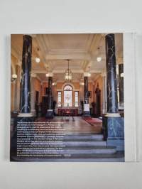 The port office : the art and architecture of European port authorities