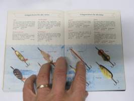 Napp och nytt från Svängsta 1958 (Ab Urfabriken, ABU) -fishing gear catalog (Nyt nappaa -luettelo alkuperäiskielellä), jaettu Suomessa - Länsi-Suomen Urheilukauppa