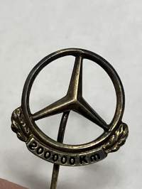 Mercedes-Benz - 200 000 km -neulamerkki, leimattua 835 hopeaa (saksalainen pitoisuusleima)