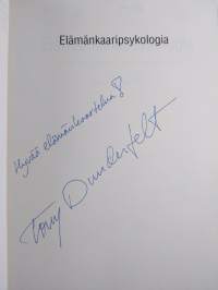 Elämänkaaripsykologia : lapsen kasvusta yksilön henkiseen kehitykseen (signeerattu)