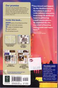 Lonely Planet Barcelona matkaopaskirja. Mukana kaupungin kartta analogisessa muodossa.