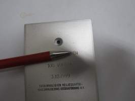 Suomen puolesta - För Finland, Sotainvalidien Veljesliitto - Krigsinvalidernas Brödraförbund, S.K. 100 vuotta 3.10.1999 -muistolaatta