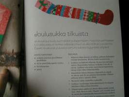 Jouluiloa kierrätysmateriaaleista