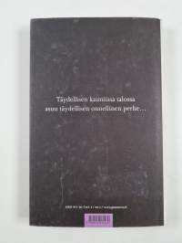 Tuo tumma nainen
