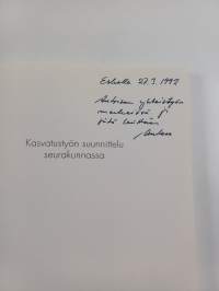 Kasvatustyön suunnittelu seurakunnassa (signeerattu, tekijän omiste, lukematon)