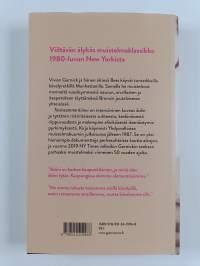 Toisissamme kiinni : muistelma