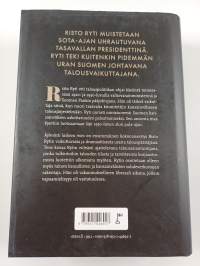 Kylmästi laskeva mies