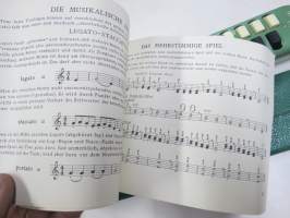 Melodica - Hohner Melodica Soprano -soitin + kotelo + saksankieliset käyttöohjeet