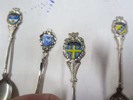 Paikkakuntalusikka 8 kpl, (7 kpl Suomi) Rauma, Pori, Vaasa, Kemi, Kokkola, Korpilahti, Jyväskylä + Gotland (Ruotsi)