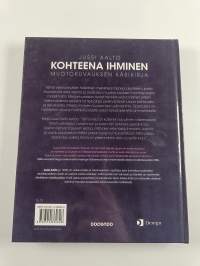 Kohteena ihminen : muotokuvauksen käsikirja