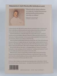 Hackzell : karhunkaatajasta rauhantekijäksi (signeerattu)