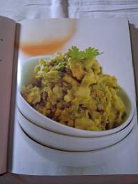 RUOKASUOSIKIT/ KASVIS RUUAT.  LOVE FOOD KIRJAT.  Yli 100 hyvää ohjetta