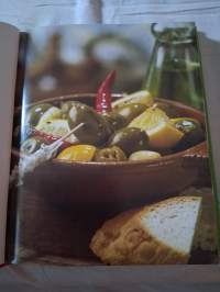 RUOKASUOSIKIT/ KASVIS RUUAT.  LOVE FOOD KIRJAT.  Yli 100 hyvää ohjetta